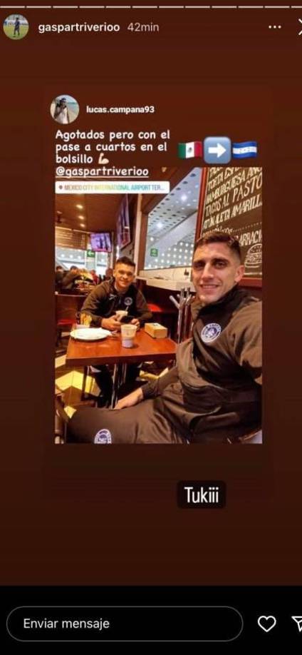 Los jugadores argentinos Lucas Campana y Gaspar Triverio se fueron a comer para festejar el pase a cuartos de final.