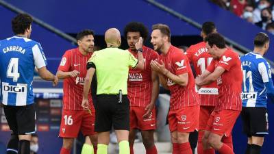 El Sevilla tuvo un duelo intenso de principio a fin ante Espanyol.