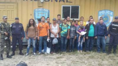 Cubanos detenidos en la frontera con Guatemala.