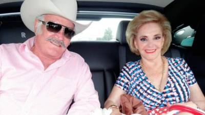 Vicente Fernández y su esposa María del Refugio Abarca.