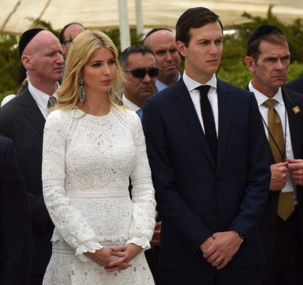 Ivanka Trump and her husband Jared Kushner listen to US President at the Yad Vashem Holocaust Museum in Jerusalem on May 23, 2017. / AFP PHOTO / POOL / DEBBIE HILL