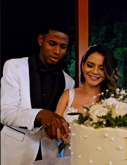 Legionario hondureño sorprende al casarse con hermosa modelo en una romántica boda