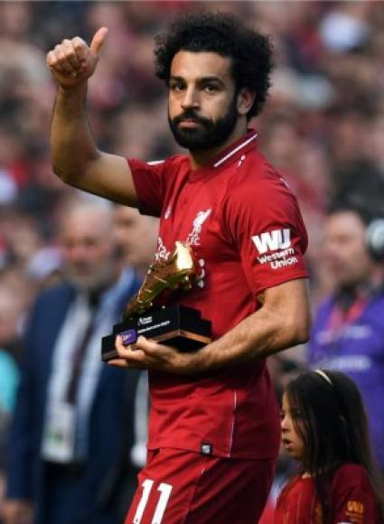 El periodista de Canal + Philippe Carayon aseguró durante un programa de tertulia que el Real Madrid tiene como objetivo para este mercado fichar al delantero del Liverpool, Mohamed Salah: 'Ha habido algunos contactos iniciales entre el Real Madrid y Mohamed Salah'.