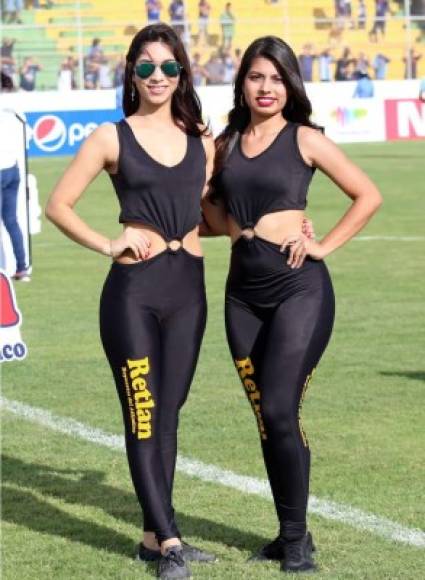 Bellas chicas en el estadio Carlos Miranda de Comayagua.