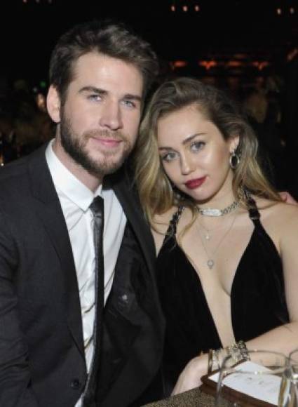 La cantante y actriz ha querido dejar muy claro que no se sentará a esperar que los ánimos se enfríen después de anunciar su separación con Liam Hemsworth, con quien estuvo casada por ocho meses, desde diciembre de 2018 hasta agosto de 2019. La pareja había compartido 10 años juntos en un tumultuoso noviazgo.<br/><br/>