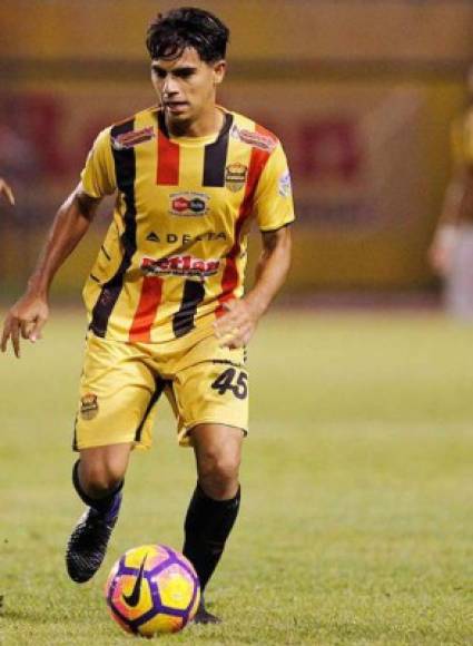 Daniel Quiroz: Tras ser dado de baja en Real España, el joven centrocampista llegaría al Honduras Progreso de cara a la próxima campaña.