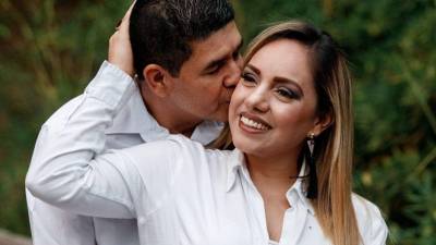 Sara Elizabeth Estrada Zavala (33) y su esposo Mario Matamoros (42).