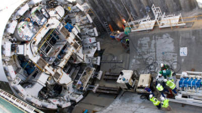 España posee una fuerte competitividad en el sector transporte. La gráfica muestra las obras del túnel del AVE Atocha en Madrid.