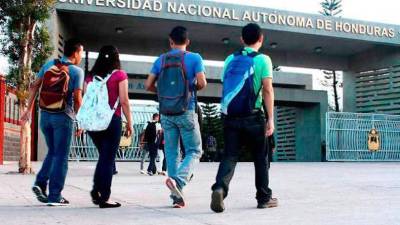 Se trata de 6,600 lempiras mensuales por cada estudiante en internado. Imagen referencial de archivo.