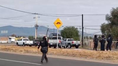 Un grupo de supuestos sicarios atacaron la comandancia de un municipio de Guanajuato.