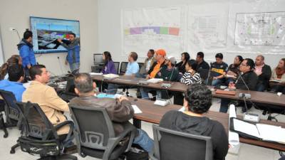 Al menos 21 comisiones ajustaron ayer las estrategias para garantizar que nada impida la toma de posesión del Presidente.