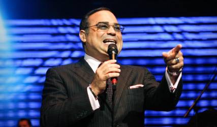 Gilberto Santa Rosa será condecorado con un doctor honoris causa