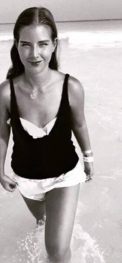 La joven comparte con sus seguidores fotos donde resalta su belleza.