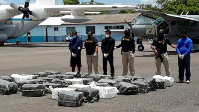 La incautación se logró entre la Agencia Técnica de Investigación Criminal (ATIC) y la Armada de Colombia y a su vez con la Fuerza Naval de Honduras.