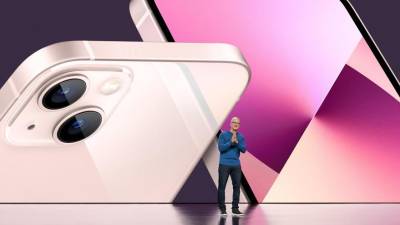 Tim Cook, presentando el nuevo iPhone 13.