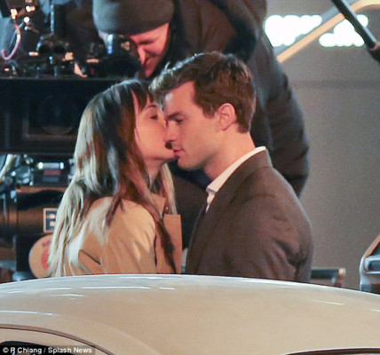 Besos en el set de 50 Sombras de Grey