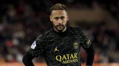 Neymar vuelve a ser el centro de un nuevo escándalo por su vida extradeportiva, luego de que hayan revelado que habría mantenido relaciones con otro hombre.
