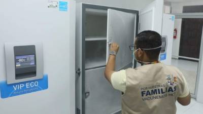 Los congeladores donados por Estados Unidos mantienen temperaturas de hasta -80 grados centígrados.