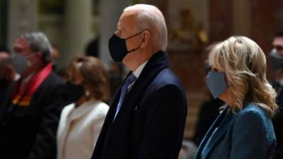 El futuro 46° presidente de Estados Unidos, un católico devoto, estuvo acompañado por su esposa Jill Biden.