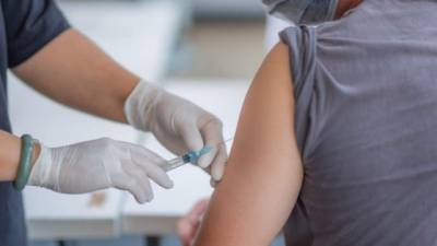 El gobierno ha logrado asegurar la vacuna contra el nuevo coronavirus 'para todos los hondureños que médicamente lo necesiten', dijo el presidente Hernández.