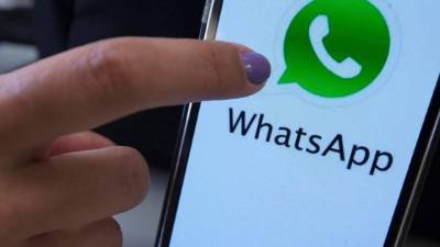 ¿Un portazo a WhatsApp?Desde que los usuarios conocieron que, con sus nuevos términos y políticas de uso, WhatsApp compartirá datos con Facebook, muchos han dicho NO, por lo que las descargas de otras aplicaciones de mensajería como Signal y Telegram se han disparado.Entre el 6 y el 10 de enero, Signal registró 7,5 millones de descargas en todo el mundo, tanto para Android como para iOS; mientras que Telegram reportó 5,6 millones de descargas en el mismo período, superando los 500 millones de usuarios activos.
