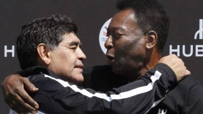 Maradona cobró popularidad planetaria y se situó en un Olimpo junto a Pelé, Cruyff, Di Stéfano y Messi, según encuestas de prensa y de la FIFA.