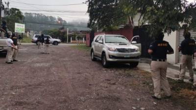 El Ministerio Públicó aseguró una vivienda en el barrio La Leona de Tegucigalpa, donde tenía domicilio una empresa fantasma, que de acuerdo a las investigaciones, fue utilizada para drenar fondos del Ihss.