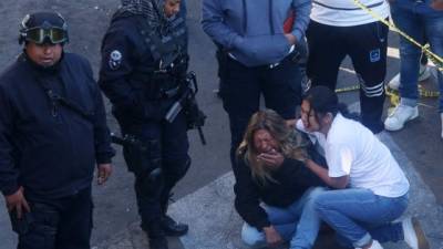 Familiares se hicieron presente en la escena del crimen.