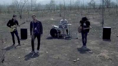 Ferdinando Zornita junto con la banda Fylo.