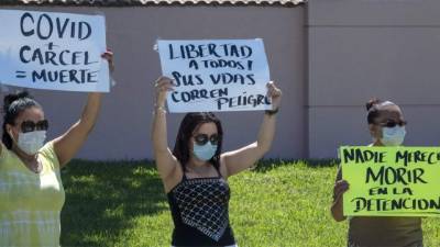 Manifestantes contra los centros de detención del Servicio de Inmigración y Control de Aduanas.