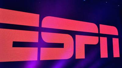 La cadena internacional ESPN le puso fin a la etapa de dos famosos periodistas en una decisión que ha generado diversos comentarios en las redes sociales.