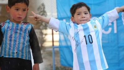 El pequeño ahora se encuentra refugiado junto a su padre. Foto The Mirror.