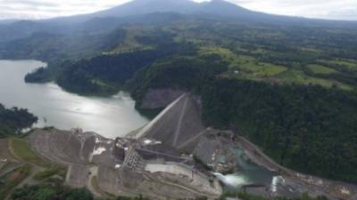 La hidroeléctrica tiene una capacidad para generar un poco más de 300 megavatios de energía.