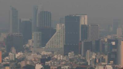 Vista general de la fuerte contaminación en Ciudad de México.