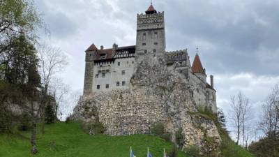 Vista panorámica del castillo medieval de Bran.
