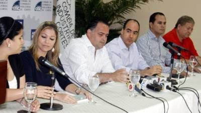 Diputados de Cortés se reunieron con el alcalde Armando Calidonio y miembros de la Cámara de Comercio de Cortés.