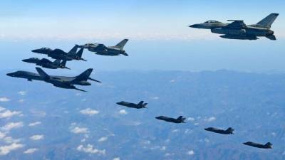 Aviones de guerra de EEUU durante maniobras en el Pacífico./Foto referencial.