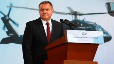 Fotografía de archivo fechada el 02 de junio de 2011 del secretario de Seguridad Pública (SSP) de México, Genaro García Luna, durante la conmemoración del Día del Policía en Ciudad de México.