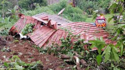 La vivienda quedó sepultada por un deslizamiento. Foto: La Nación