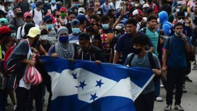 De Honduras salen caravanas de migrantes que pretenden llegar a Estados Unidos, aunque las últimas no han podido ni ingresar a México.