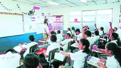 Alumnos de la escuela Little Feet.