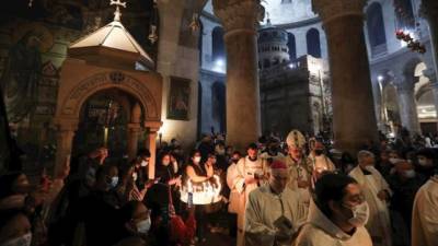 La celebración de hoy sigue a la vigilia del Sábado Santo que en Jerusalén comienza con una misa temprana.