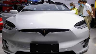 Vista de un vehículo Model X de Tesla.