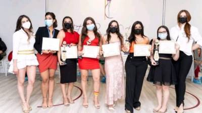 Alumnas del estudio de Pole Dance en San Pedro Sula.