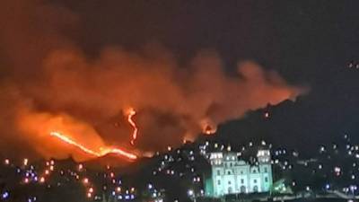 Un incendio forestal de grandes proporciones se registró este domingo en el sector de La Montañita en Tegucigalpa, departamento de Francisco Morazán, zona central de Honduras.