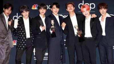 Los integrantes del grupo de música BTS.