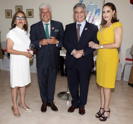 Perú brinda por su independencia