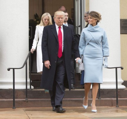 Melania Trump revive con su look a Jackie Kennedy