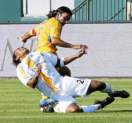 Galaxy fue goleado por Tigres
