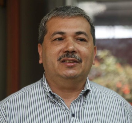 Por falta de recursos dan clases por Internet en el Primero de Mayo